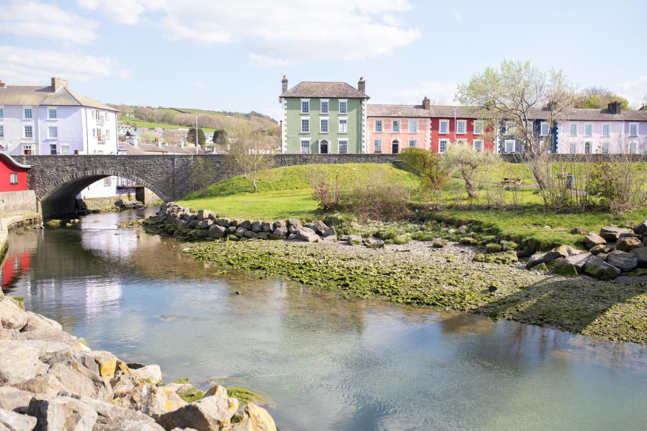 John Lewis Apartment Aberaeron Eksteriør bilde